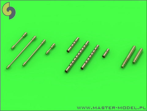 マスター AM-48-114 1/48 P-38 ライトニングの初期武装(ブローニング .50 キャリバーの有孔放熱バレルジャケット付銃身と初期・後期型の20mmキャノン砲の銃口)