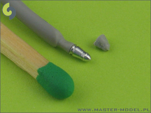 マスター AM-72-018 1/72 NATO標準の燃料補給口(空中給油システムを備えたすべての1/72 NATO軍航空機用)(1個)