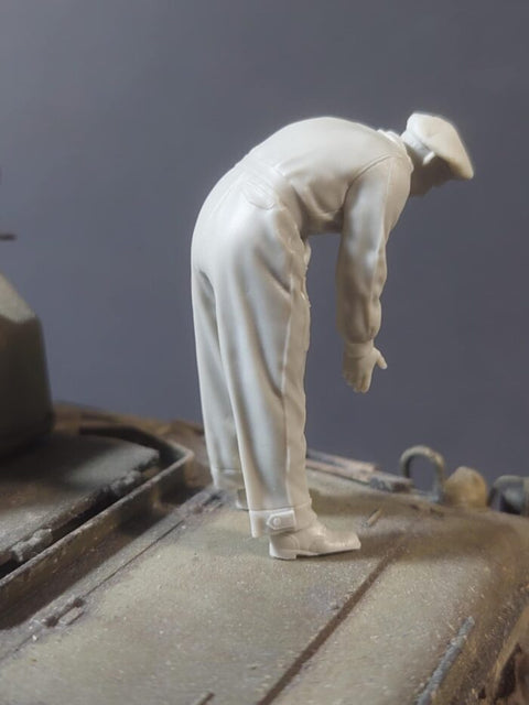 パンツァーアート FI35-232 1/35 75mm弾を積載するイギリスの戦車兵 No1