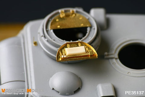 ボイジャーモデル PE35137 1/35 pzkpfw KV-1 756 R ドイツ鹵獲車両(トランぺッター00366)