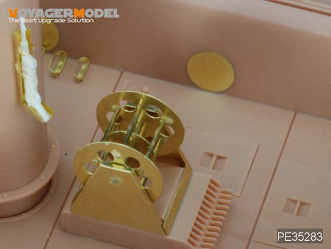 ボイジャーモデル PE35283 1/35 WWIIドイツ ラントワッサシュレッパー 水陸両用トラクター 中期型 (ブロンコ 35015)