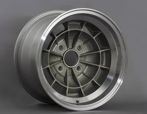 ZoomOn ZR113-15 1/24 15インチ Trd Tosco ホイールセット