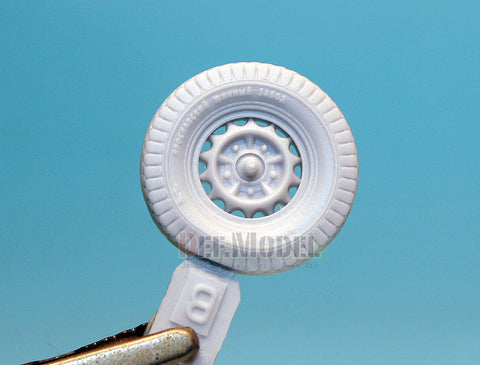 DEFモデル DW30006 1/35 GAZ-67B ロシア フィールドカー ホイールセット (タミヤ用)