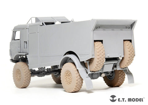 E.T.モデル P35-131 1/35 ロシア KAMAZ-43509レッドブル・ラリートラック用 自重変形タイヤセット(ズベズダ用)