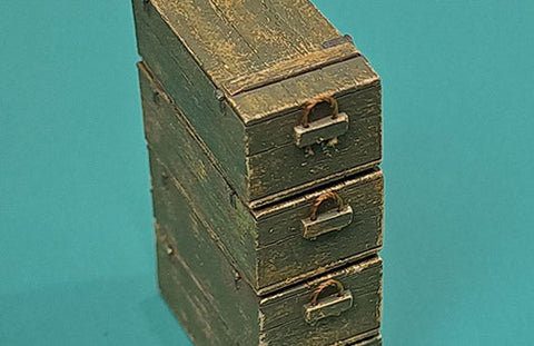 エウレカXXL E-082 1/35 ドイツ 8cmロケット弾8個入用 木製弾薬箱 レジンパーツ×4