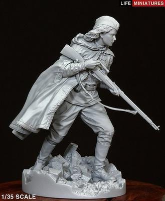ライフミニチュア LM-35002 1/35 WWII ソビエト赤軍 女性スナイパー （全身）