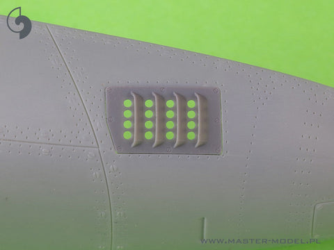 マスター AM-32-137 1/32 P-51 マスタング - キャブレターエアフィルターカバー - RAF ルーバータイプ - バージョン A (タミヤ用)