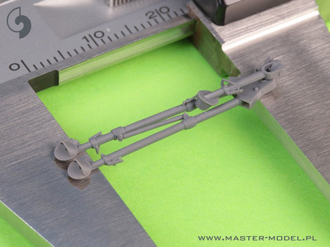 マスター GM-35-065 1/35 ブローニング M2HB .50 口径機関銃用折りたたみ式 M3 三脚 (1個)