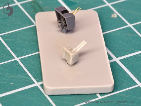 マスター SM-350-118 1/350 フランス軽巡洋艦マルセイエーズの武装 - 152mm（9個）・90mm（8個）・13.2mm（8個）砲身 樹脂製マウント付き（トランペッター用）