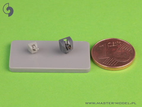 マスター SM-350-118 1/350 フランス軽巡洋艦マルセイエーズの武装 - 152mm（9個）・90mm（8個）・13.2mm（8個）砲身 樹脂製マウント付き（トランペッター用）