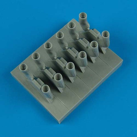 クイックブースト 32100 1/32 スピットファイアMk.IX 円型排気管（TAMIYA用）