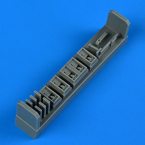 クイックブースト 32300 1/32 OV-10A/D ブロンコ 搭乗ステップ(キティーホーク用)