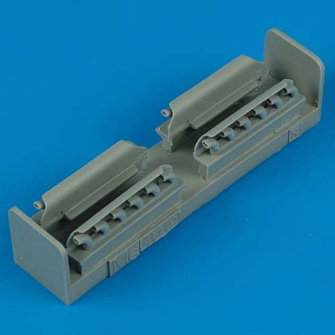 クイックブースト 48168 1/48 メッサーシュミット Me410 排気管（レベル / MONOGRAM用）