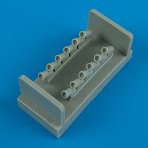 クイックブースト 72257 1/72 スピットファイアMk.IX 円型 排気管（エアフィックス用）