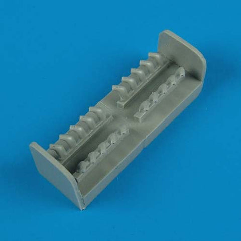 クイックブースト 72301 1/72 デ・ハビランド モスキート 排気管（タミヤ用）