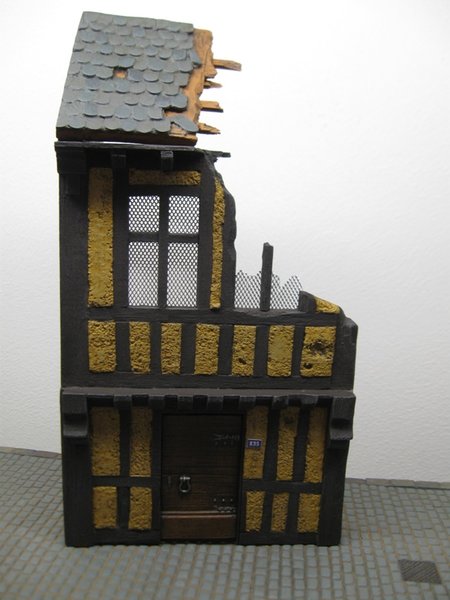 リアリティインスケール 35203 1/35 破壊された木造の家