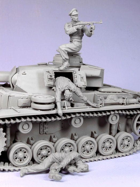 タンクモデル T-35090 1/35 ドイツ 戦車兵 「脱出」 夏 41-44 3体