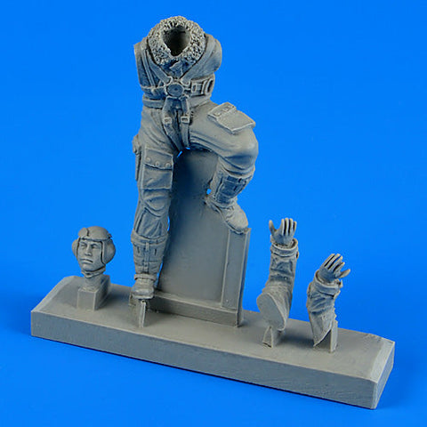 エアロボーナス 320049 1/32 ドイツ空軍 パイロット WWII メッサーシュミット Bf 109 late v.用