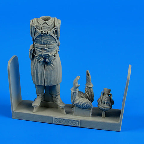 エアロボーナス 320061 1/32 ロシアのパイロット WWII