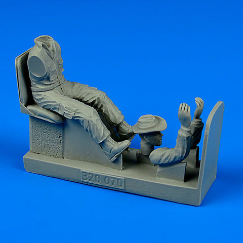 エアロボーナス 320070 1/32 アメリカ空軍/陸軍 トラクターの運転手