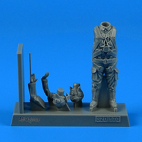 エアロボーナス 1/32 320170 日本 WWII 戦闘機パイロット or 日本 WWII カミカゼ パイロット (汎用)