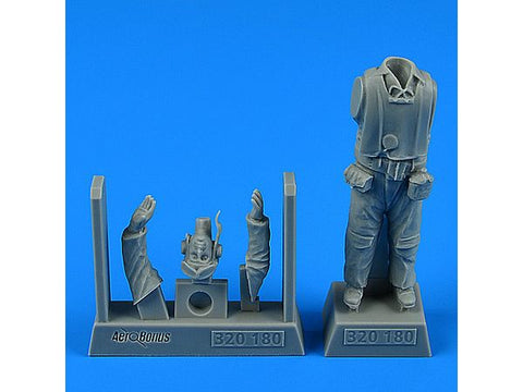 エアロボーナス 320180 1/32 WWII アメリカ海兵隊パイロット