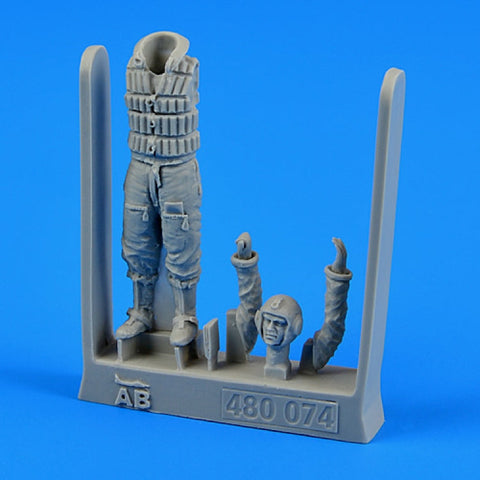 エアロボーナス 480074 1/48 ドイツ空軍 パイロット WWII w/ ライフジャケット