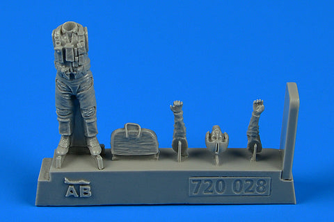 エアロボーナス 720028 1/72 アメリカ海軍パイロット w/バッグ ベトナム戦争時代