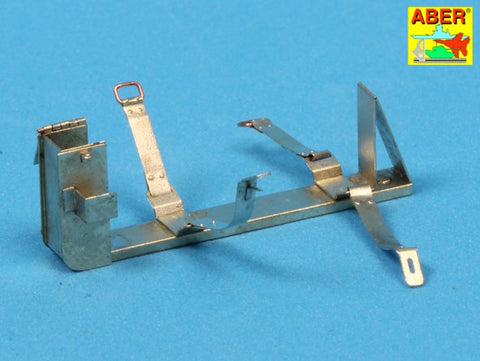 アベール 16027 1/16 ドイツ戦車・突撃砲びその他の車両用 消火器 ブラケット付