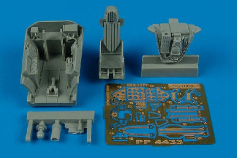 アイリス 4433 1/48 MiG-17PF フレスコD コクピット(HOBBY BOSS用)