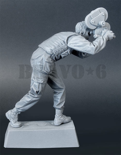 ブラボー6 35032 1/35 従軍カメラマン ベトナム'68