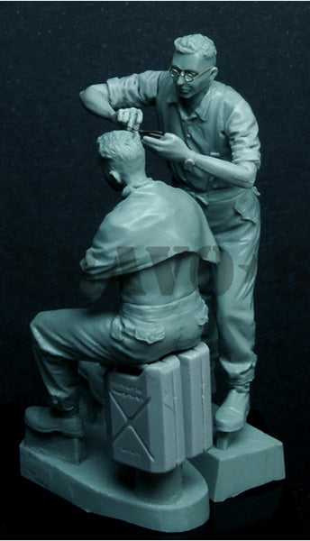 ブラボー6 35117 1/35 WWIIドイツ 散髪する戦車兵(1)(2体セット)