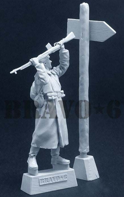ブラボー6 35135 1/35 ドイツ語標識を壊すソビエト兵 1943/2/14