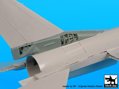 ブラックドッグ A48079 1/48 F-16 Cテール・電子機器（タミヤ用）