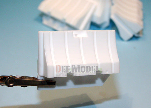 DEFモデル DM35005 1/35 現用 6フィート 樹脂ジャージーバリアーセット (4 個)