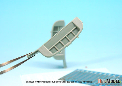 DEFモデル DS32008 1/32 F-4E/F ファントムII FODカバー・リムーブビフォーフライトタグ(レベル用)