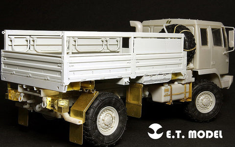 E.T.モデル E35-017 1/35 現用アメリカ M1078 LMTVトラック(トランぺッター 01004用）