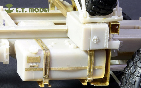 E.T.モデル E35-017 1/35 現用アメリカ M1078 LMTVトラック(トランぺッター 01004用）