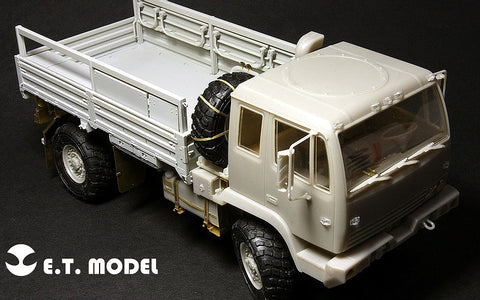 E.T.モデル E35-017 1/35 現用アメリカ M1078 LMTVトラック(トランぺッター 01004用）