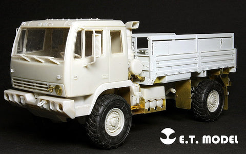 E.T.モデル E35-017 1/35 現用アメリカ M1078 LMTVトラック(トランぺッター 01004用）