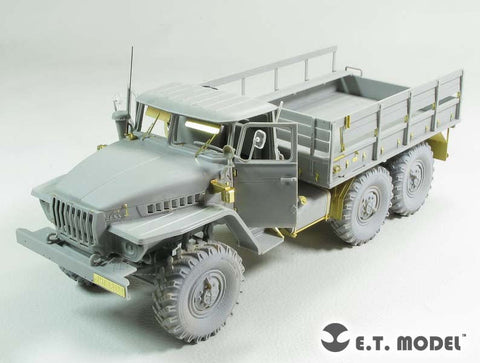 E.T.モデル E35-194 1/35 ロシア URAL-4320 トラック(トランぺッター 01012用）