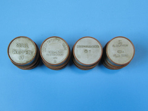 エウレカXXL E-011 1/35 ドイツ 200 l 燃料用ドラム缶セット #1