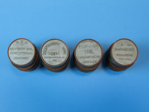 エウレカXXL E-012 1/35 ドイツ 200 l 燃料用ドラム缶セット #2