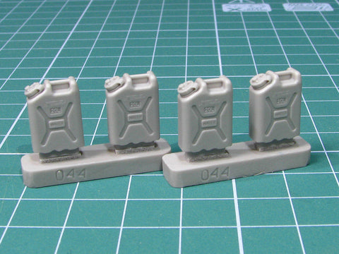 エウレカXXL E-044 1/35 アメリカ軍 水用キャニスター