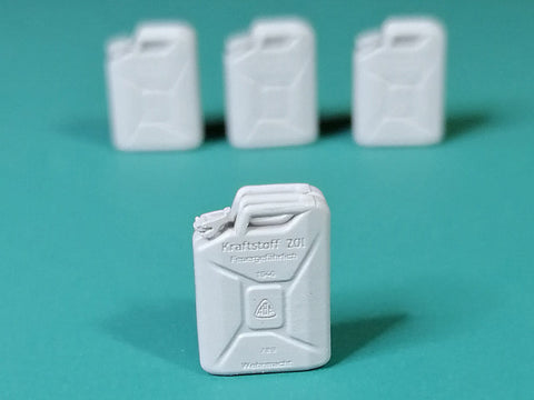 エウレカXXL E-047 1/35 WWII ドイツ 燃料用ジェリ缶