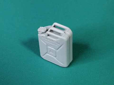 エウレカXXL E-047 1/35 WWII ドイツ 燃料用ジェリ缶