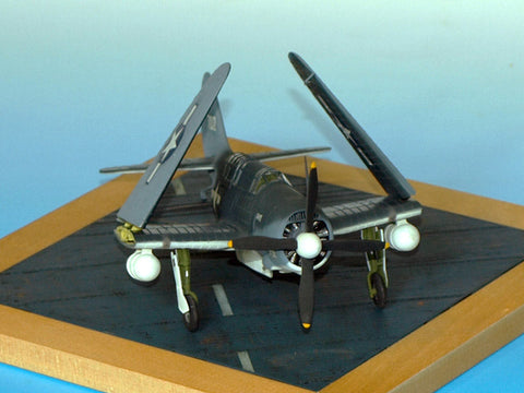 エウレカXXL EDB-7201 1/72 アメリカ軍機 空母デッキベース