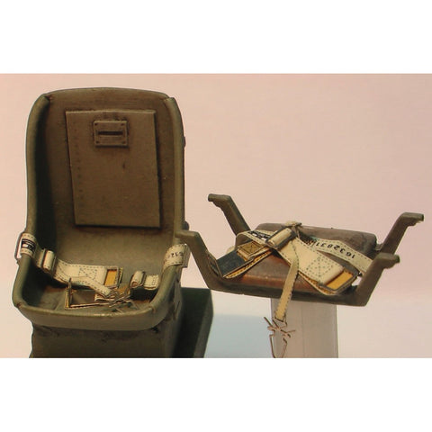 HGW 132018 1/32 アラド Ar 196 + シート シートベルト pilot + gunners seats + maps | レベル用