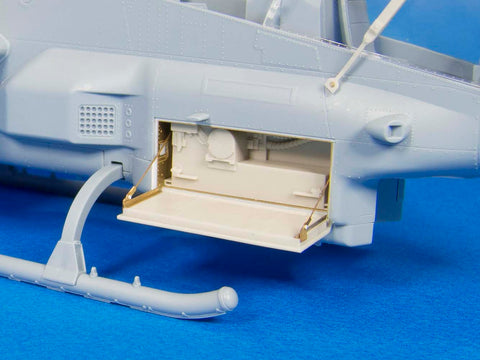 レジェンド LF1368 1/35 AH-1Z アビオニクス 及び 弾薬庫 セット (アカデミー用)