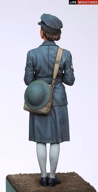 ライフミニチュア LM-16007 1/16 WAAF(イギリス婦人補助空軍)アシスタントセクションリーダー 1940-1941年